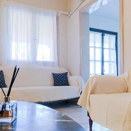 Sea The Day Beachfront 3-bdrm House, *