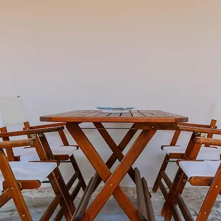 Sea The Day Beachfront 3-bdrm House, نيا سكيوني