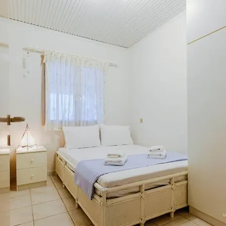 Sea The Day Beachfront 3-bdrm House, شقة نيا سكيوني