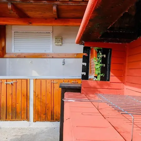 شقة Sea The Day Beachfront 3-bdrm House, نيا سكيوني