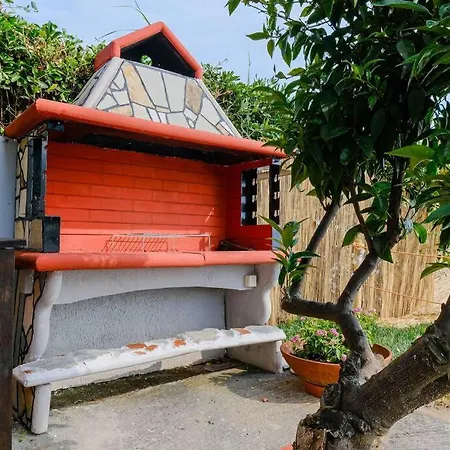 Sea The Day Beachfront 3-bdrm House, شقة