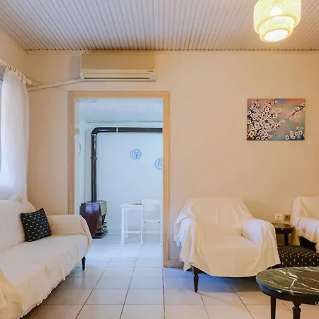 Sea The Day Beachfront 3-bdrm House, *